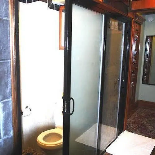 Gasthof Missing Lantern Resident Suites New York City